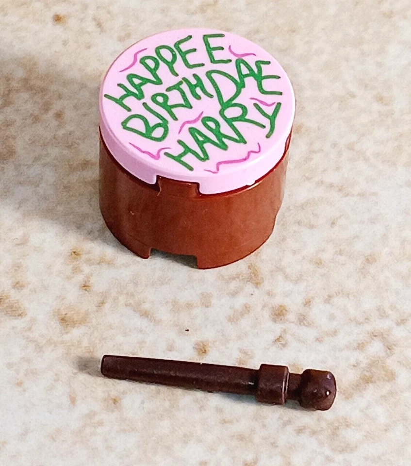 LEGO Harry Potter Pastel de Cumpleaños GRATIS Varita Hagrid Regalo Frosting Favor Hogwarts Wiz Foto 1 de 1