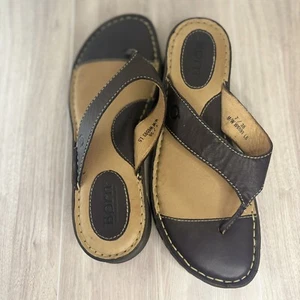 Born Sandals Brown Leather Women’s Sz 7 38 Thongs Slides Flip Flops 6593 - Picture 1 of 21