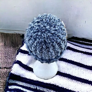 Brandneu mit Etikett handgefertigte gehäkelte superweiche graue Beanie Mütze Teenager - Erwachsene Wichtel - Bild 1 von 6