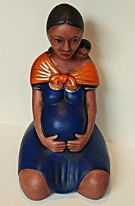 RARA scultura vintage incinta messicana donna e bambino fatta a mano in argilla - Foto 1 di 10