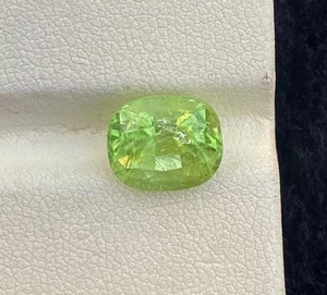 3.45 carats natural cut peridot loose gemstone from Pakistan - Picture 1 of 5