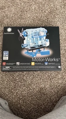 Smithsonian Motor-Works working model of a 4-cylinder engine - Image 1 of 2