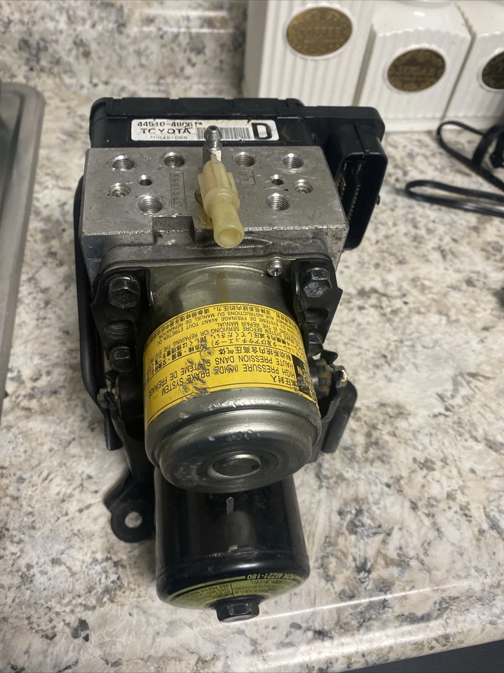 ✅ 2006 - LEXUS RX400 y Toyota Higlander Hibrid Foto 1 de 4