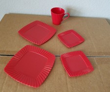 play kitchen plates and cups