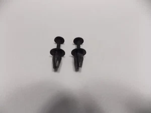 BMW E46 Fan Shroud Air Duct Mounting Screw Clips 2 OEM 99-06 323 325 328 330 M3 - Picture 1 of 3