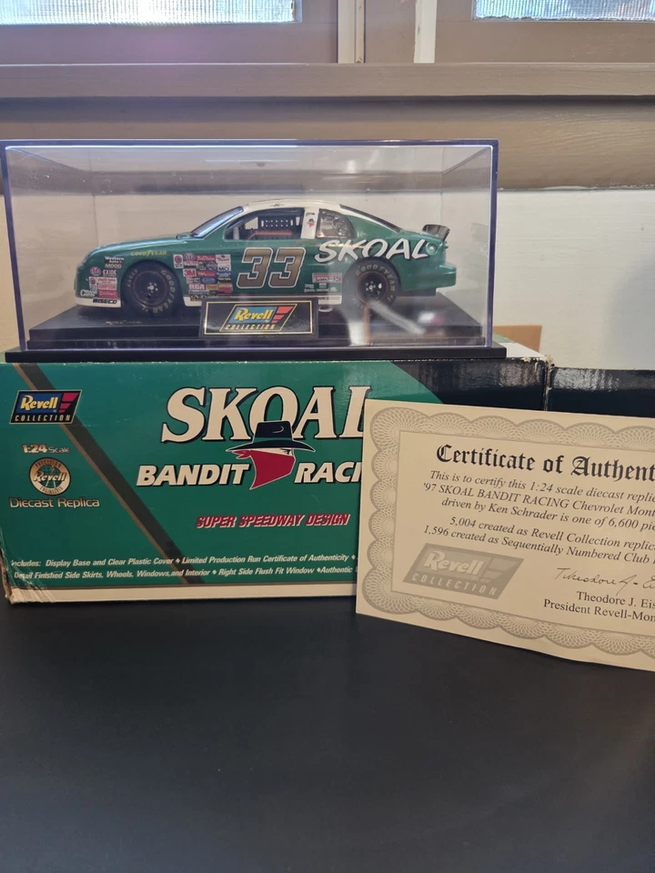 Revell Diecast 1:24 Scale 1997 Ken Schrader #33 Skoal Bandit Monte Carlo W/COA - Image 1 of 4