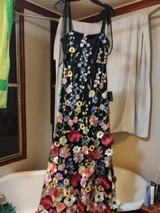 Lulu's Ballkleid klein geblümt - Bild 1 von 6
