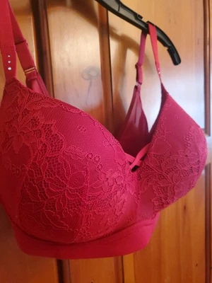 Sutiã Torrid 42DDD Dream Wire Free Boost acolchoado strass renda vermelha - Imagem 1 de 4