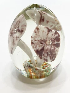STUDIO ART GLASS PAPERWEIGHT "FLOWERS" EGG SHAPED Excellent Condition Rare! - Picture 1 of 7