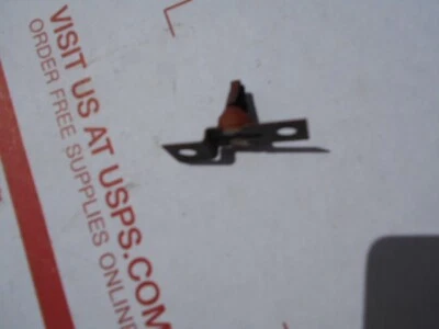 Dodge Charger 1970 clip de retención de cuchara de puerta, 70 Dodge Charger R/T clip de cuchara Foto 1 de 4