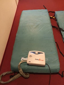 Anti-Dekubitus-System SLK Pain & Therapy Wechseldruck Matratze - Bild 1 von 6