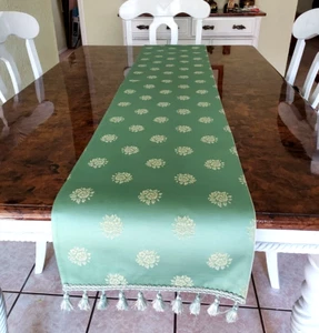 Corredor de mesa hecho a mano verde floral frigia corredor de mesa 13 pulgadas W x 65 pulgadas L Nuevo - Imagen 1 de 4