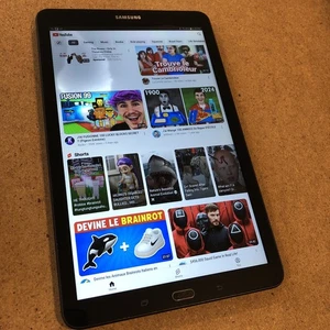 Samsung Galaxy Tab E 9.6in 16GB WiFi Android Tablet SM-T560 *LCD Bright Spot* - Picture 1 of 10