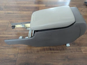 OEM 1996-2004 Acura RL Center Console Assembly Lid Base Rear A/C Vent Armrest - Bild 1 von 8