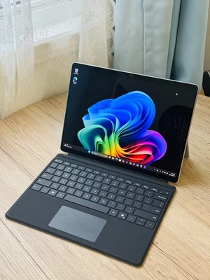 Microsoft Surface Pro 11th Edition 13" Touch/ Snapdragon X1 E80100/16 GB/512 SSD - Image 1 of 4