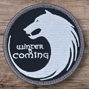 WINTER IS COMING GAME OF THRONES HOUSE TOPPA GANCIO TATTICO LUPO FORTE - Foto 1 di 3