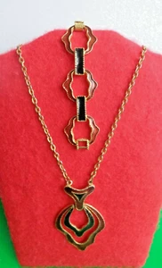 1960's "AVON CALLING" ENAMEL MAROON RED & BLACK PENDANT NECKLACE & BRACELET SET - Picture 1 of 12