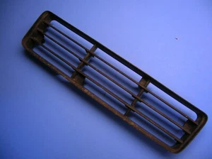 1991-1993 1st GEN DODGE RAM D-150-250-350 OEM RAMCHARGER LH LOWER GRILLE INSERT - Picture 1 of 3