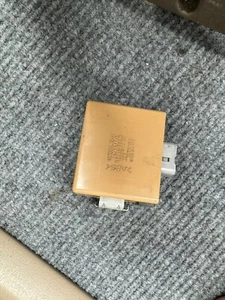 1996-2002 Toyota 4Runner Antenna Relay Computer Control Module OEM - Picture 1 of 4