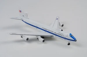Dragon Models 1/400 E-4B #75-0125 USAF 55th W, 1st ACCS - Picture 1 of 2