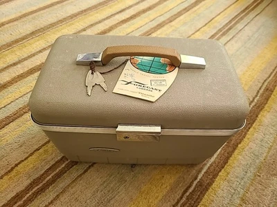 Vintage Sears Forecast Train Case Keys Tray Mirror Travel Cosmetic Suitcase  - Image 1 of 4
