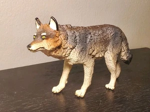 Figura de animal lobo de madera Safari Ltd de colección 1990 juguete de vida silvestre de 6" coleccionable - Imagen 1 de 9