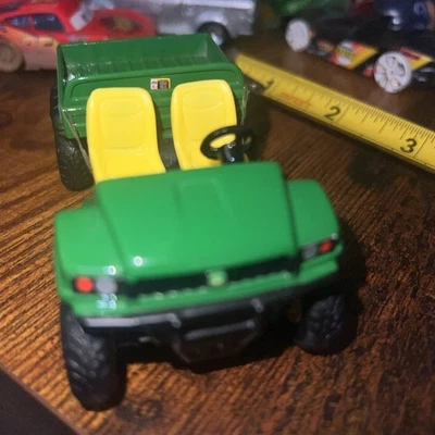 John Deere Side by Side UTV Gator Farm Vehicle Trailer Dump Bed 1:32 - Image 1 of 4