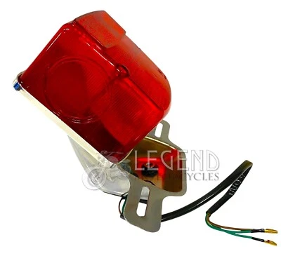 Luz trasera y soporte de montaje Suzuki GT250 X7 E GT20 X5 Sp TS125 TS185 -- D9-05 Foto 1 de 3