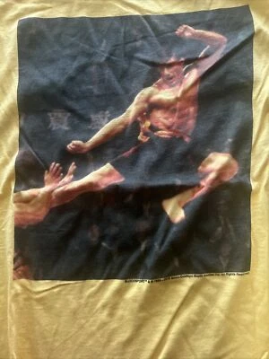 Camiseta Local Celebrity talla M amarilla Bloodsport Foto 1 de 4