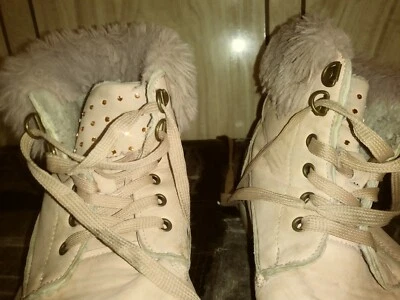 Hot Kiss Botas Cortas Rosa Embellecidas con Piel Sintética - Niña Talla 9 (40) Foto 1 de 4