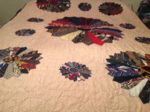 Tie Quilt - Picture 1 of 9