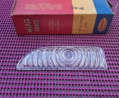 Plymouth P14 1942 Special Deluxe Nuevo de Lote Antiguo MoPar Lámpara de Parque Derecha Lente de Vidrio Foto 1 de 2