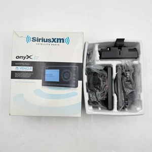 SiriusXM XEZ1 Onyx EZ base satelital y radio de reproducción con kit de vehículo negro - Imagen 1 de 9