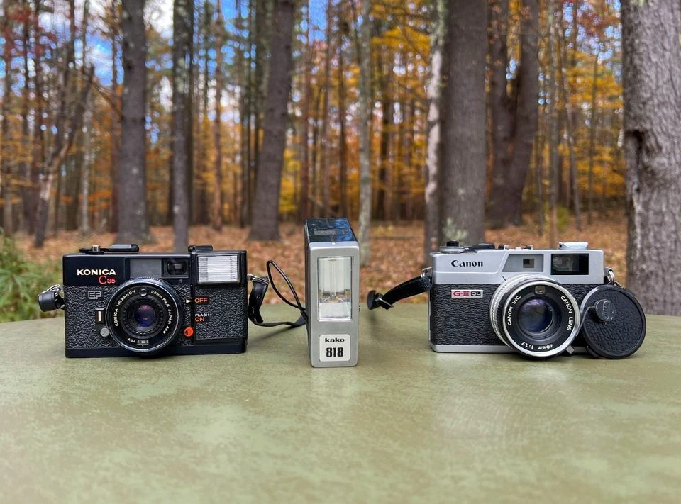 Lote de cámaras vintage - Flash Konica C35 EF / KAKO 818 / CANON Canonet QL17 G-III Foto 1 de 4