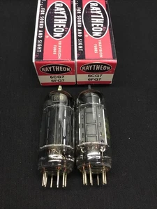 Par de tubos de vacío RAYTHEON placa negra 6CG7 audio VINTAGE 8,9235 a juego - Imagen 1 de 2