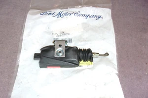 LINCOLN 95,97 TOWN CAR rear lock actuator RH ORIG. FORD NOS - Picture 1 of 1