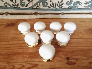 EIGHT WHITE PORCELAIN CABINET/ DRAWER KNOBS - Picture 1 of 3
