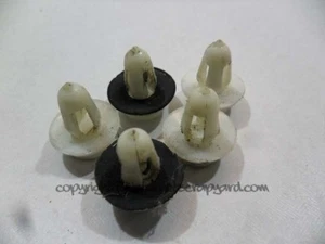 Toyota Hiace Hi-ace Gen4 Mk4 RH OSF door card plastic plugs clips x5 ref9 - Picture 1 of 2