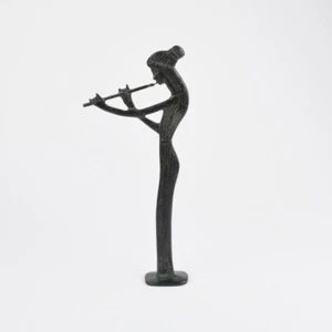 Figura de bronce - mujer - flauta - flautista - escultura griega - reproducción - Imagen 1 de 4