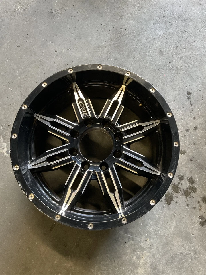 Llanta Ford F250 F350 BMF 2017-2022 OEM (1) 20X9 ~ arañazos menores~ Foto 1 de 4