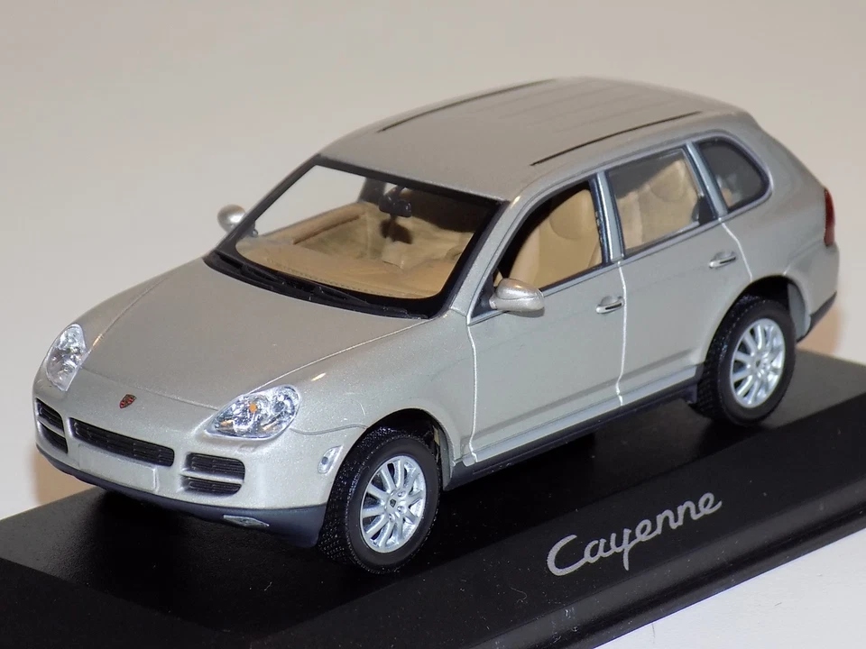 1/43 Minichamps Street Porsche Cayenne In Argento Edizione Dealer - Immagine 1 di 1