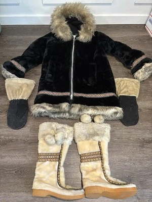 Parka negra azteca Stearns’ de colección para mujer pequeña hecha en EE. UU. Mitones Botas Foto 1 de 4