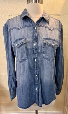 Camisa Lola River Para Mujer X-Pequeña Cambray Denim Perla A Presión Western Abotonada Foto 1 de 4