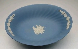 Wedgwood Blue Jasperware Scalloped Floral Oval Dish Trinket Dish Vintage England - Picture 1 of 6