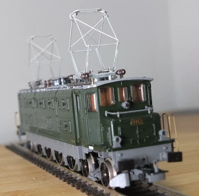 Liliput 147 50 HO gauge SBB Ae 4/7 electric loco in green livery - Image 1 of 4