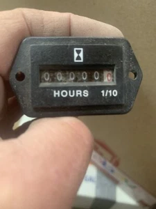 HOUR METER 10002 10-80V DC - Picture 1 of 4