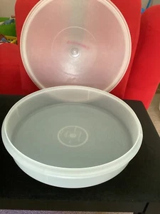 TUPPERWARE Retro Vintage 30cm Round Cup Cake, Pie, Pizza, Cake Container Taker - Picture 1 of 2