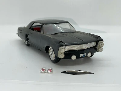 Original 1963 AMT Buick Riviera 1/25 Screw Bottom Built Model Customized - Image 1 of 4