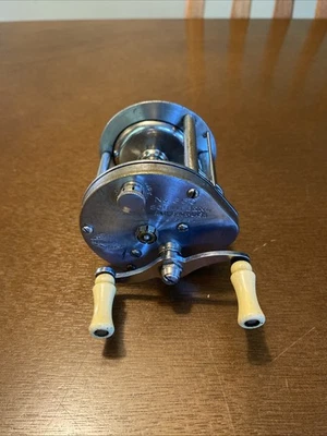Early 1930's South Bend No. 350A  Anti Back Lash Level Winding Bait Casting Reel - Image 1 of 4