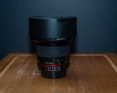 Lente Rokinon 14 mm f/2,8 if Ed UMC para Nikon Foto 1 de 4